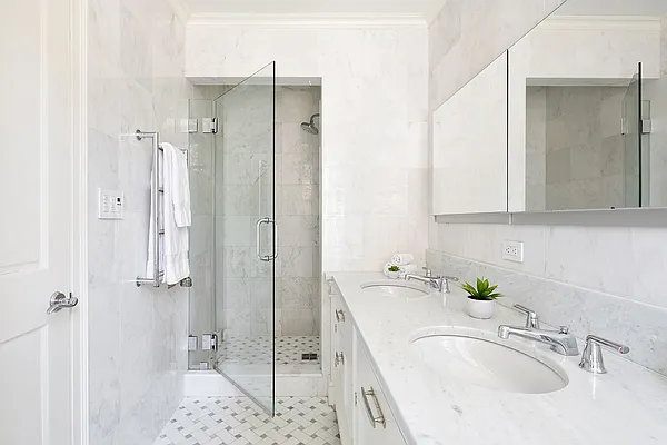 Sold by Compass | media 23