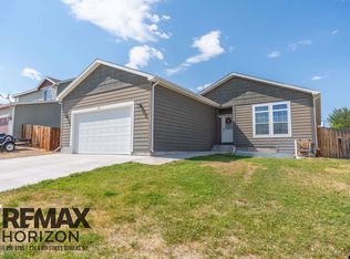 910 Flicker St, Douglas, WY 82633