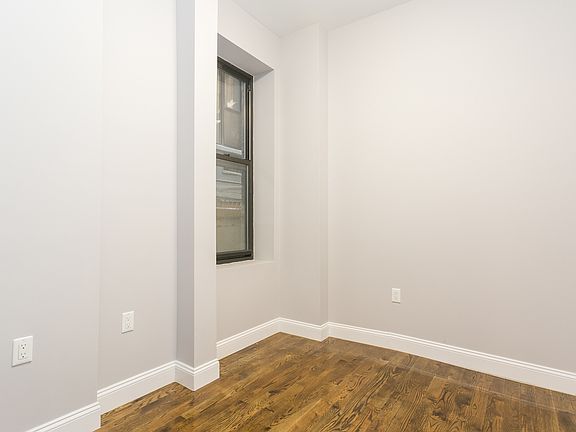 3rd image of 454 W 22nd St #1R1
