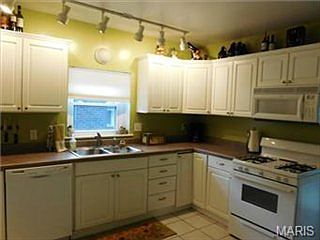 4th image of 4123 Tholozan Ave