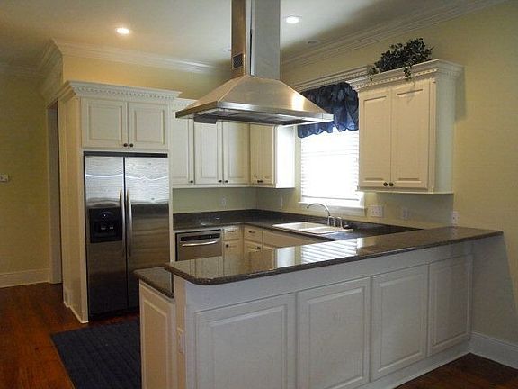 2nd image of 1416 Van Buren Ave #E