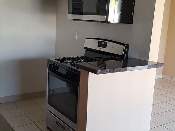 5th image of 525 S East St APT 1