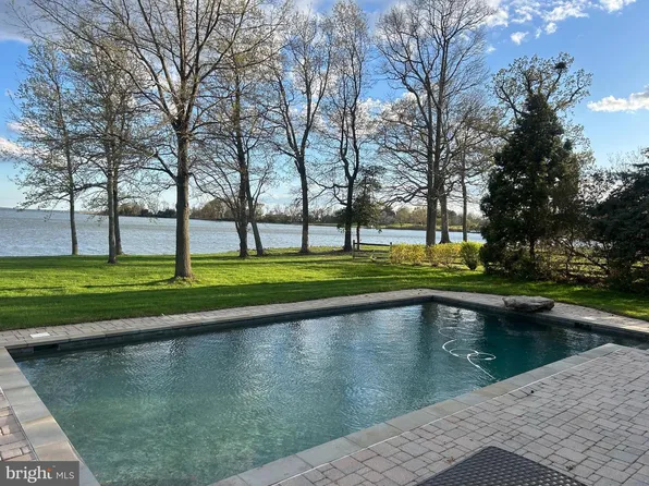 137 Tanners Point Dr, Stevensville, MD 21666