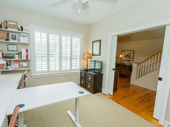 5th image of 4 Lower Meadow Ln