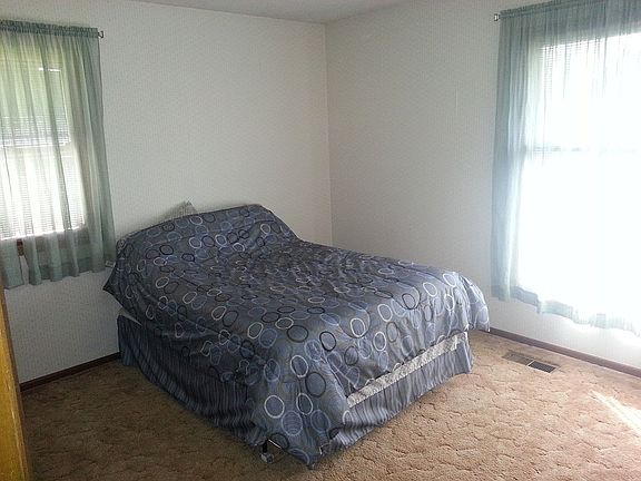 5th image of 2526 SE Alexander Dr