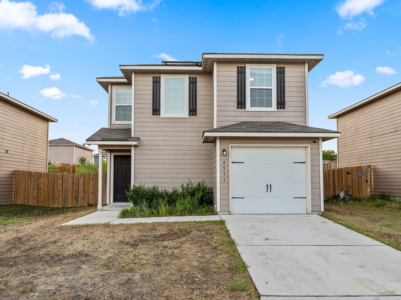 4 bed, 2.5 bath, 1246 sqft, $750 — Photo 1