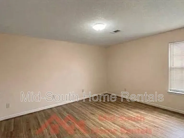 1263 Tunica St — Photo 5