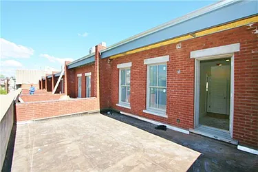 Rented by R New York