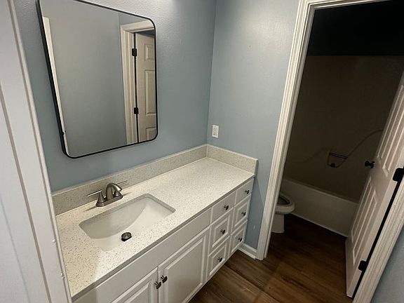 5th image of 18067 Wedgewood Dr