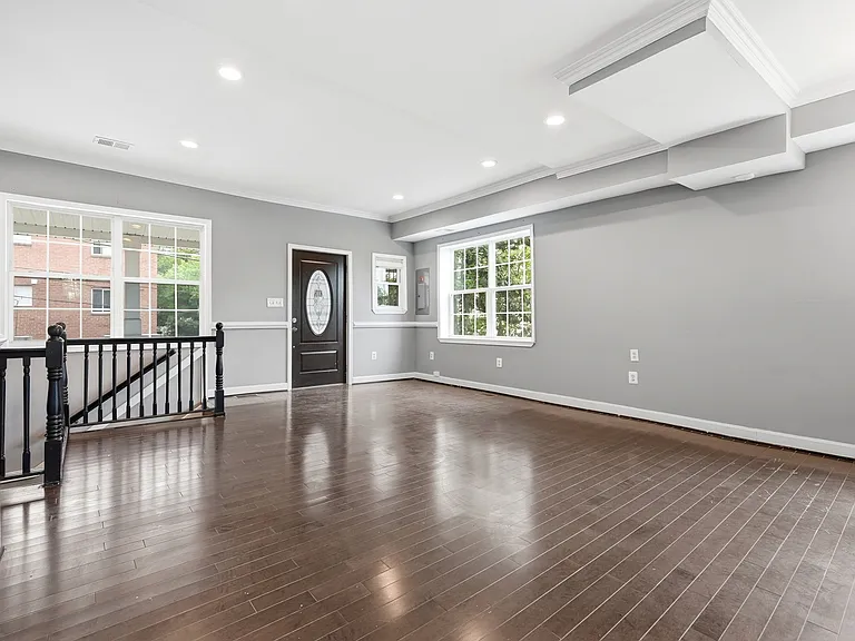 5818 Field Pl NE — Photo 8