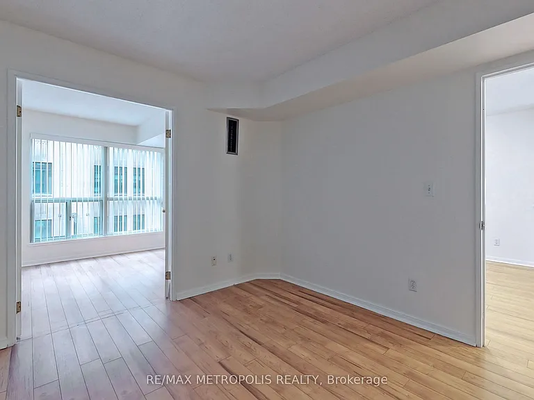 7 Carlton St #708 — Photo 21