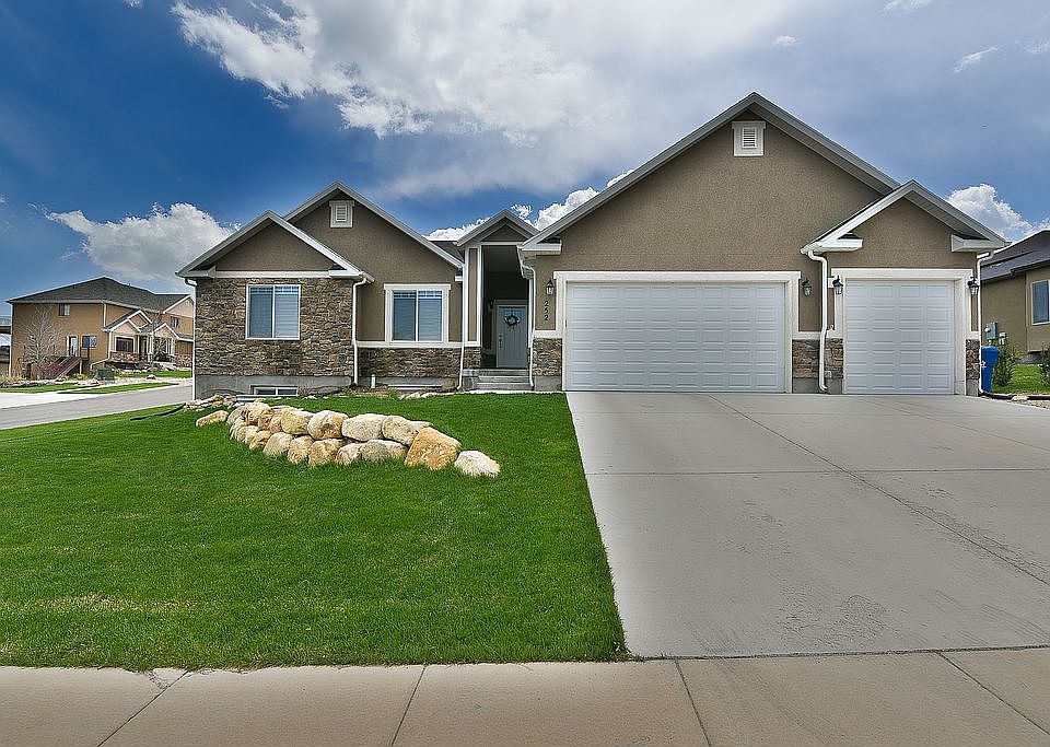 1st image of 252 W Summerhill Dr