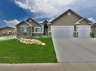 252 W Summerhill Dr, Saratoga Springs, UT 84045