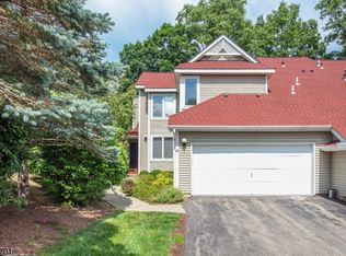 20 Petersburg Ct, Jefferson Twp., NJ 07438