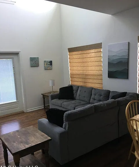 153 Markham Dr #B — Photo 6