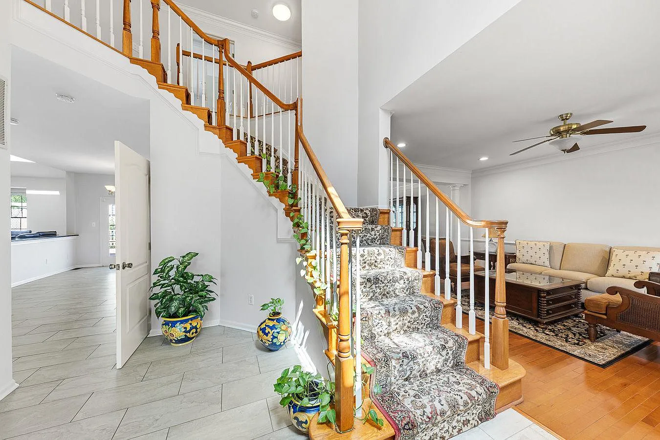 4 bed, 4.5 bath, 4825 sqft, $4,500 — Photo 4