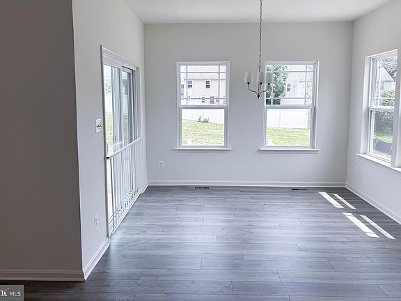 5th image of 128 Fred Dr