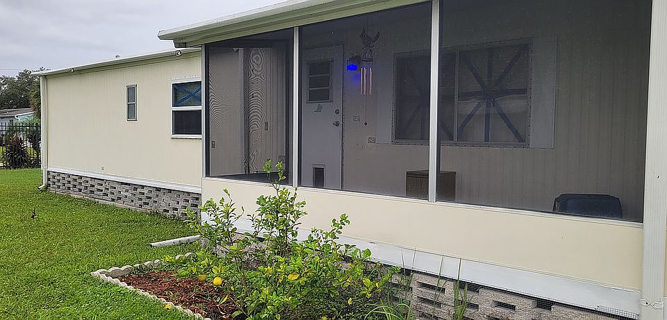 1st image of 1422 Colt Ln