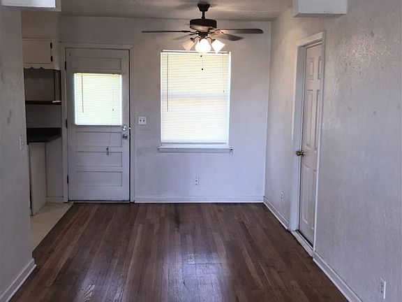 3rd image of 4618 Stanford Ave