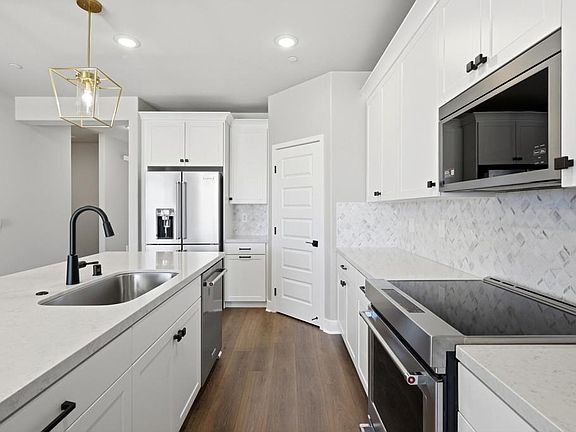 7th image of this home