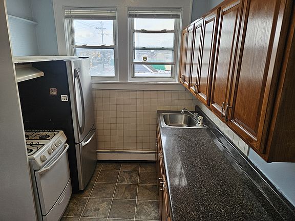 5th image of 83 Broadway APT 2