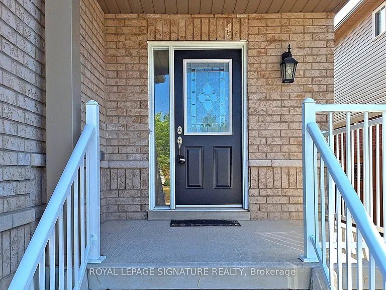 138 Sun King Cres — Photo 5