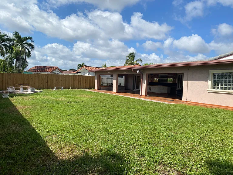 1907 SW 131 Place Ct — Photo 8