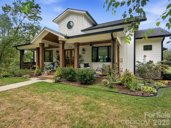 44 Central Ave, Weaverville, NC 28787
