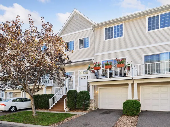 618 Willoughby Way W, Minnetonka, MN 55305