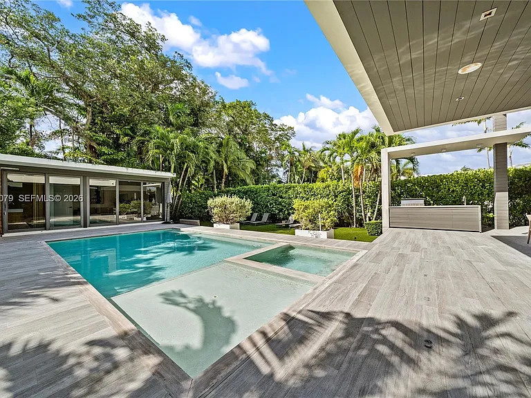 5061 N Bay Rd — Photo 49