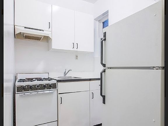 4th image of 414 E 83rd St #3B