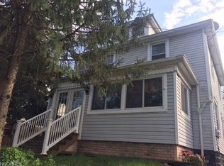 427 Cleveland Rd, Ravenna, OH 44266