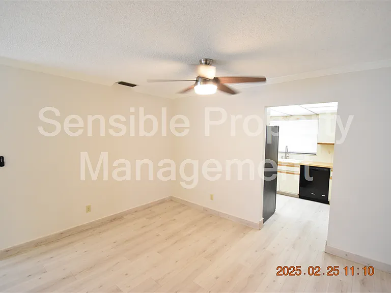 12217 104th Ln — Photo 6