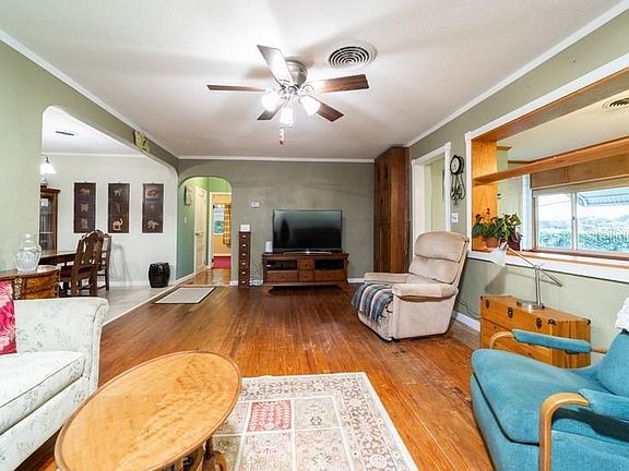 5th image of 22 Buford Ave