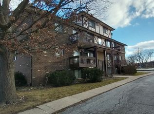 352 N Birch St APT 5, Manteno, IL 60950