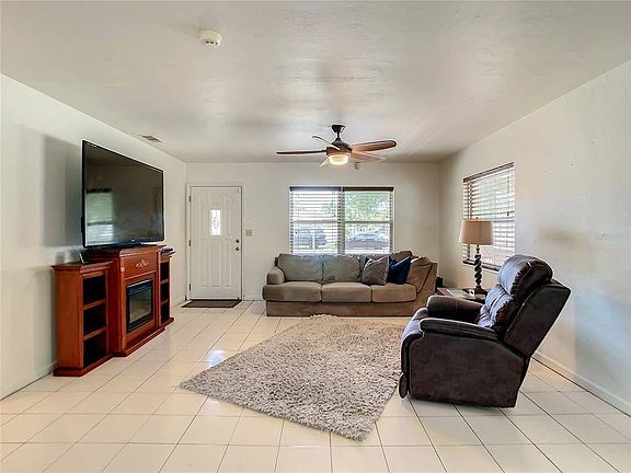 4th image of 4955 21st Ave N