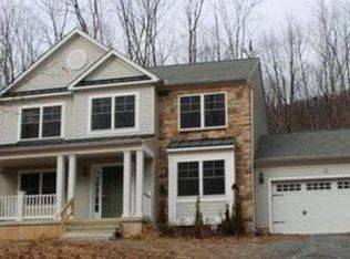 674 Rainbow Ter, Effort, PA 18330