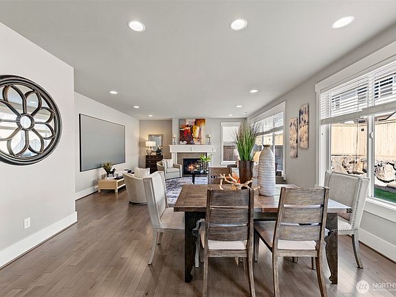 3rd image of 610 Field Place NE