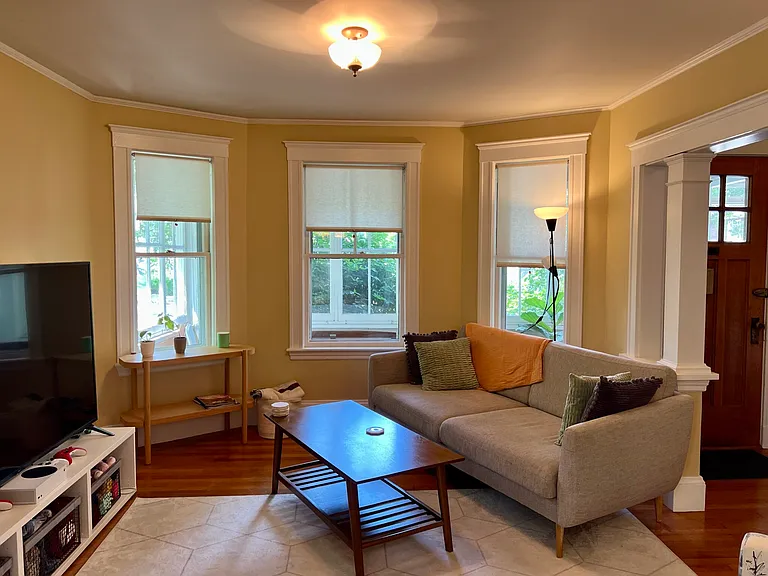 52 Mount Vernon St — Photo 4