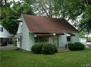 549 Magnolia Rd, Hellertown, PA 18055