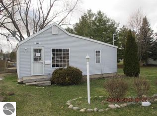 521 Corinth St, Saint Louis, MI 48880