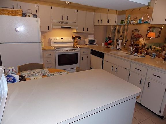 5th image of 12367 Dearborn Dr #B