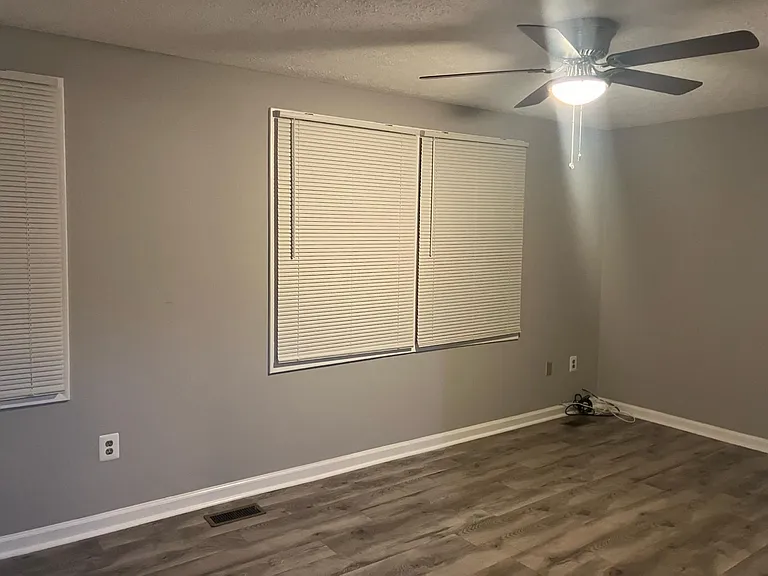9203 Redbridge Ct — Photo 5