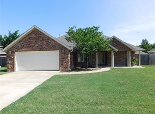 604 Grant Ave, Prairie Grove, AR 72753