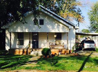 421 N Lee St, Centralia, MO 65240