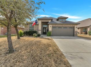 713 Ravenwood Dr, Saginaw, TX 76179