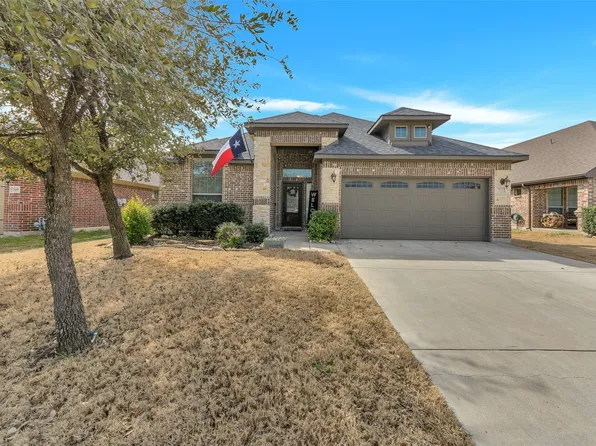 713 Ravenwood Dr, Saginaw, TX 76179