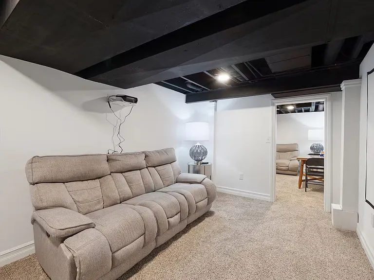 11179 Mandale Dr — Photo 30