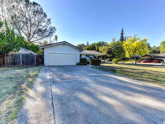 2nd image of 3534 Mesa Verdes Dr
