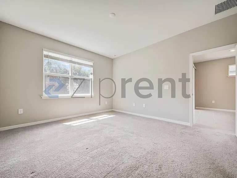 1126 S Town And River Dr — Photo 15